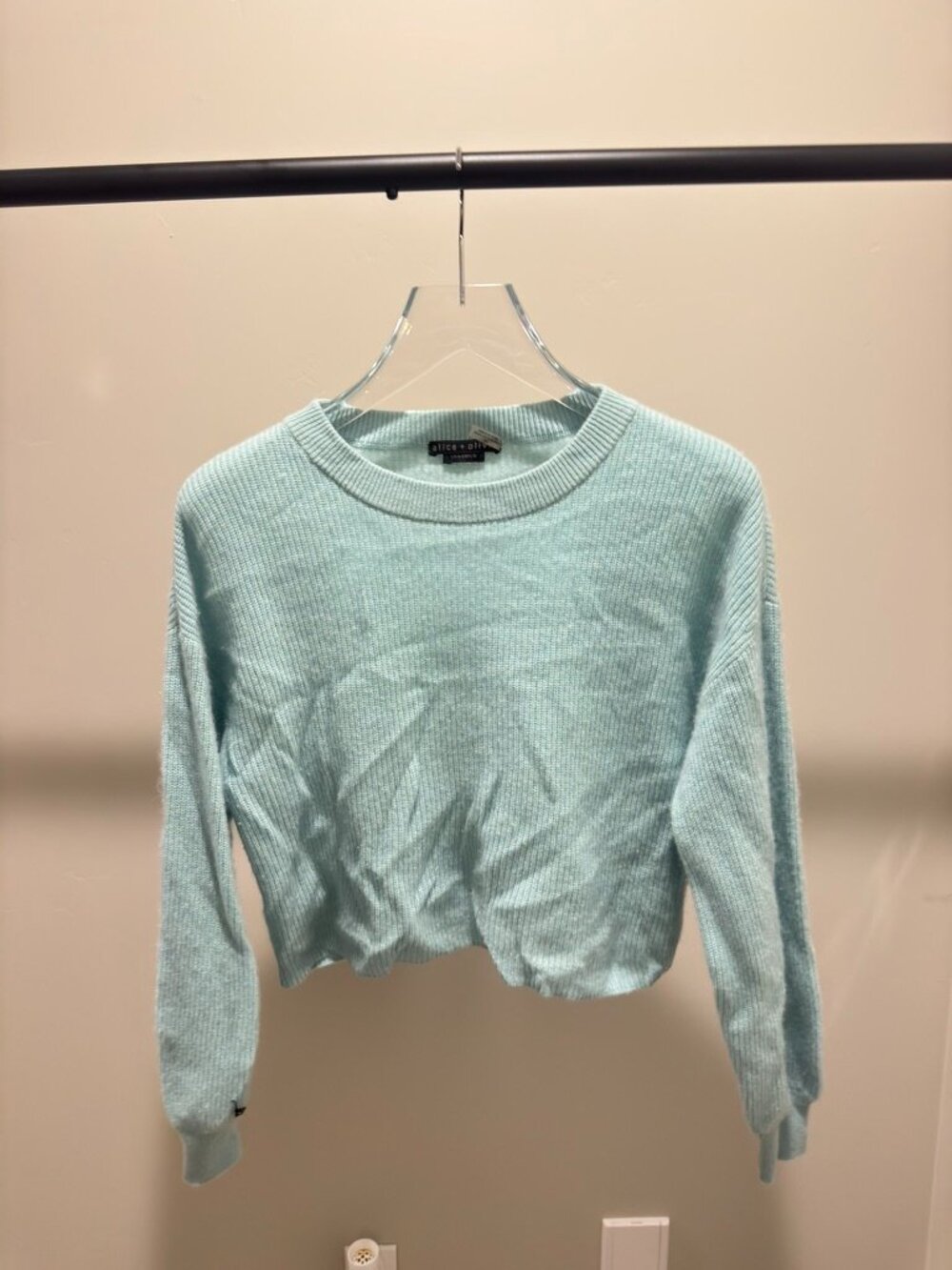 Alice + Olivia Classics Light Blue Cropped Sweater Size S - Picture 2 of 4